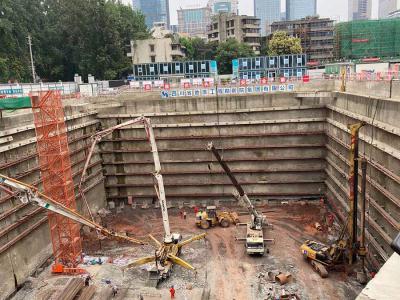 47米泵車成都天府廣場接力澆筑水下樁